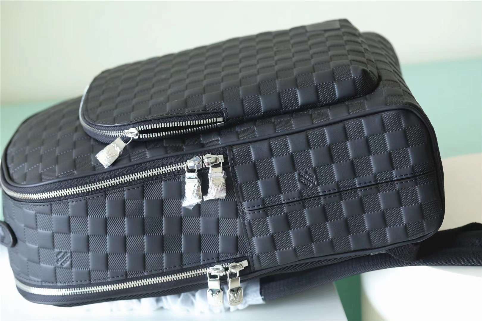 L0vis Vvtt0n Avenue Backpack Black For Men 40cm / 15.7in