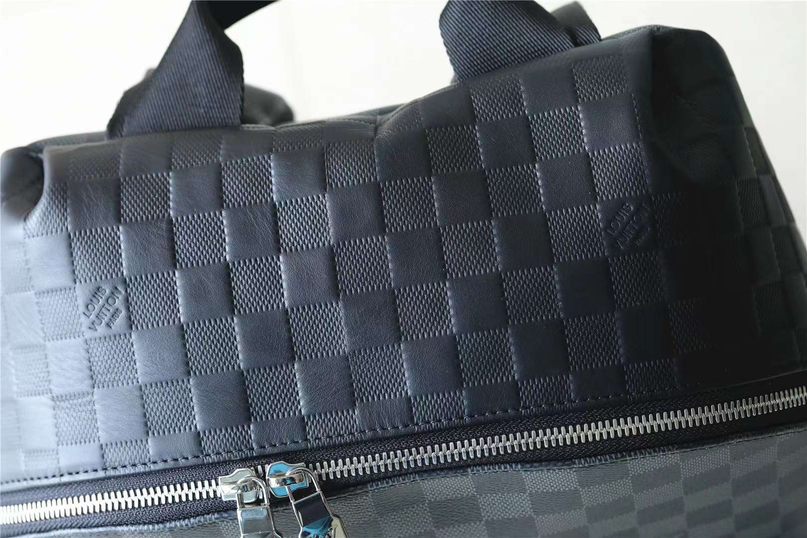 L0vis Vvtt0n Discovery Backpack Black For Men 11.8in/30cm