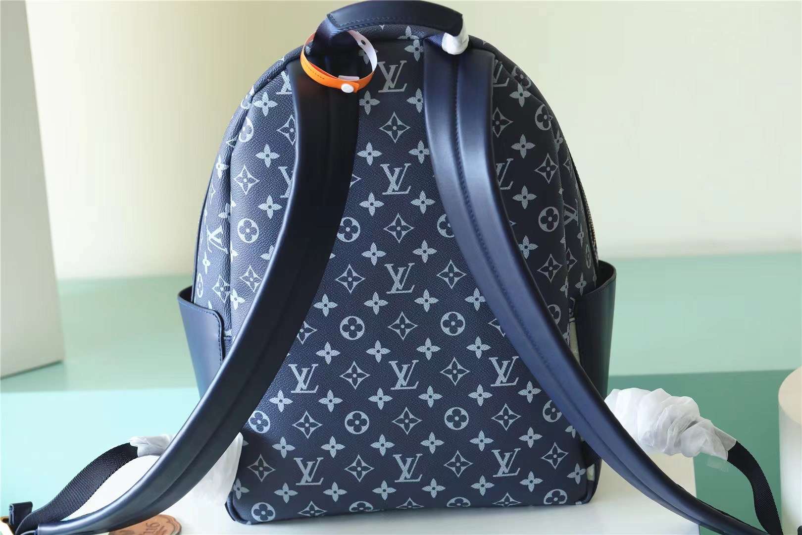 L0vis Vvtt0n Discovery Backpack PM Drak Blue For Men 11.4in/29cm