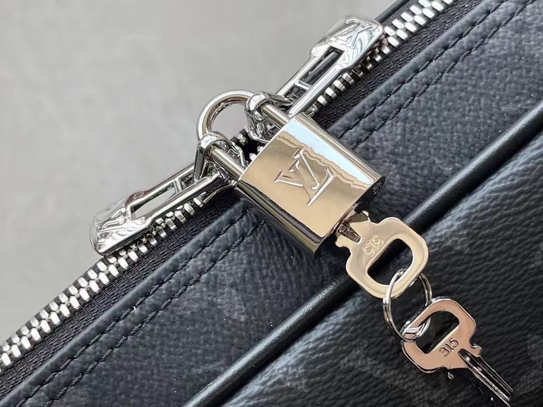 L0vis Vvtt0n Porte-Documents Voyage PM Black For Men 36.5cm / 14.4in M46457