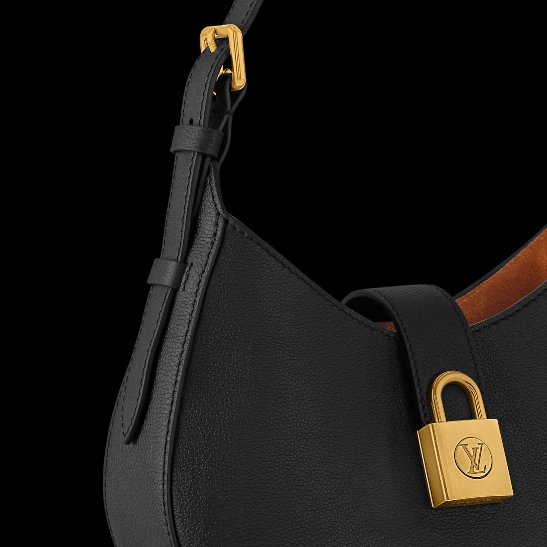 L0vis Vvtt0n Low Key Shoulder Bag Black For Women 10 Inches/ 26 Cm M24611