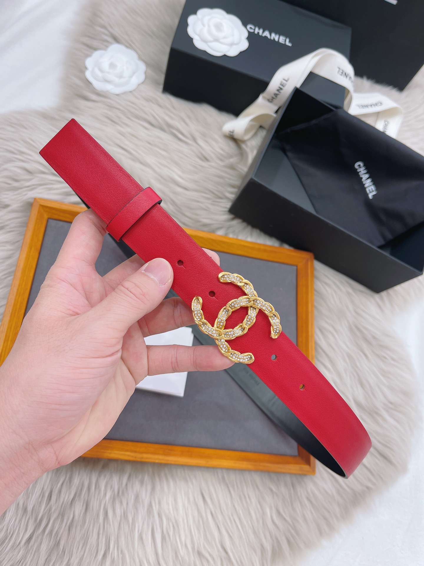 Ch**el Shiny Gold Tone Chain Interlocking C Belt Red For Women