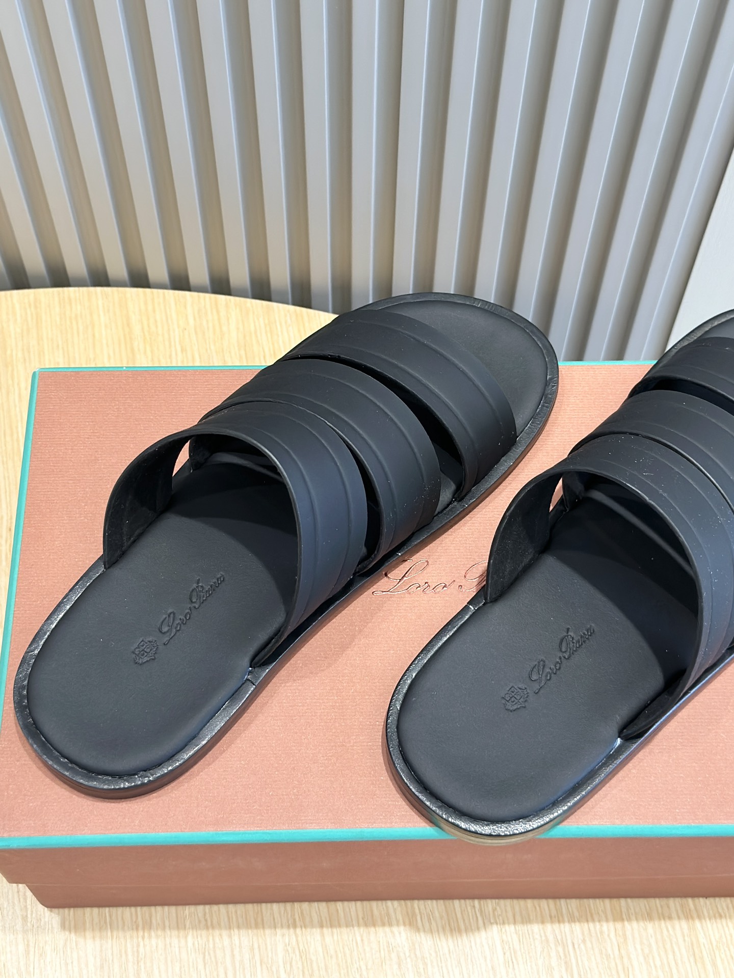 L0r0 P1ana Naha Sandal Black For Men FAN8776