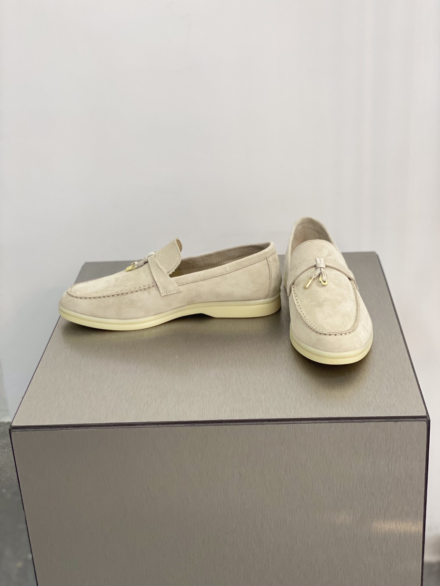 L0r0 P1ana Summer Charms Walk Loafers Beige For Women – FAE5444 2096