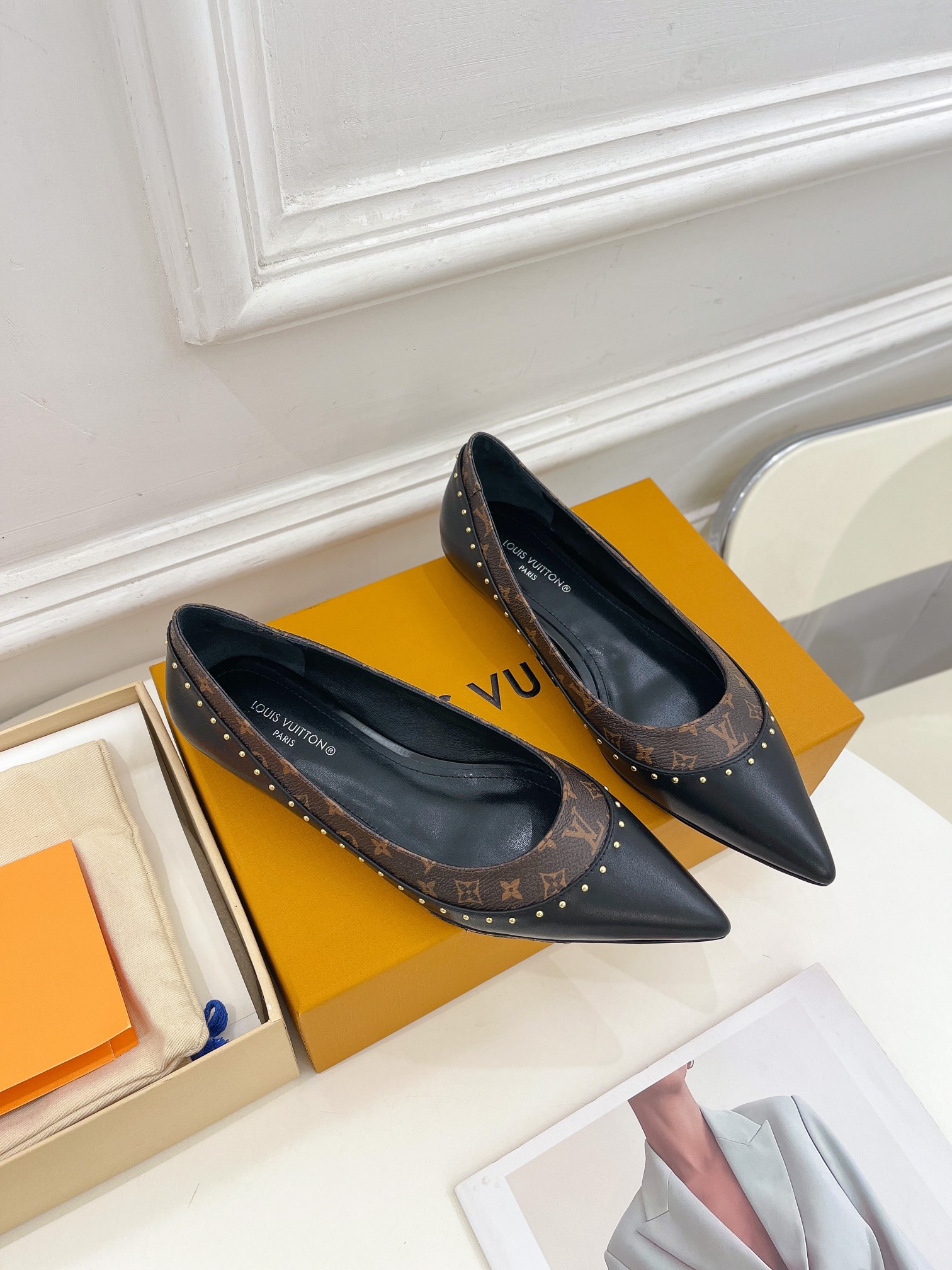 L0vis Vvtt0n Signature Flat Ballerina Black For Women 1AACKN