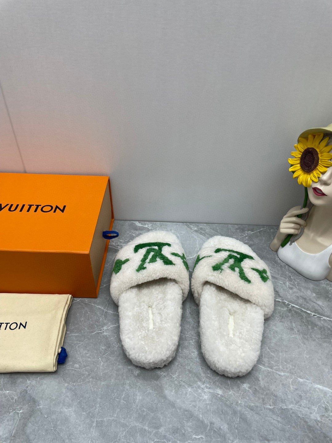 L0vis Vvtt0n Paseo Flat Comfort Mule Green For Women