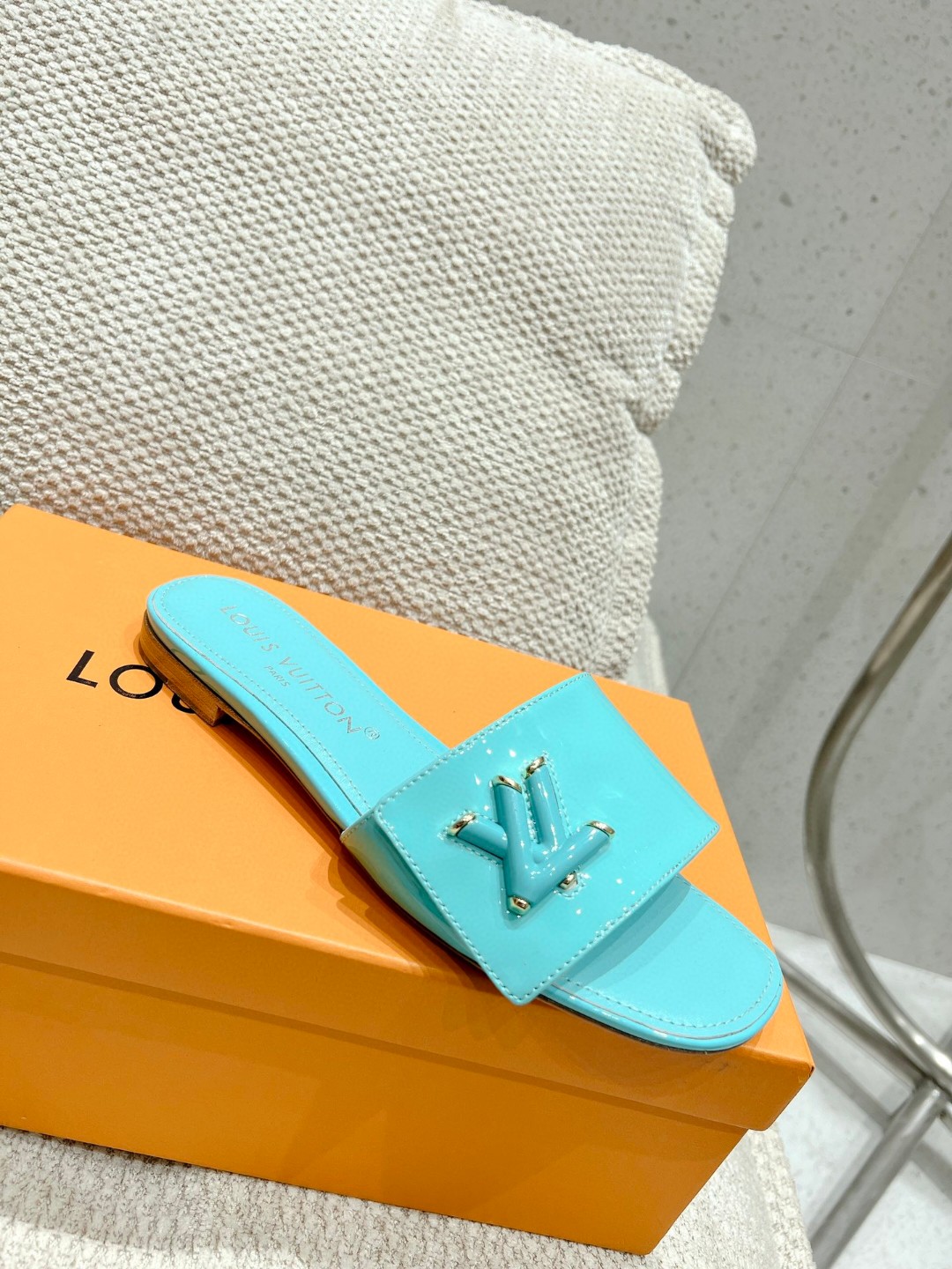 L0vis Vvtt0n Shake Flat Mule Jade Green For Women