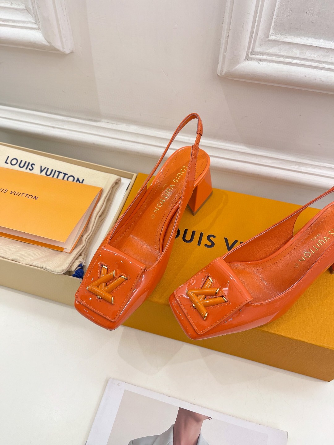 L0vis Vvtt0n Shake Slingback Pump Orange For Women