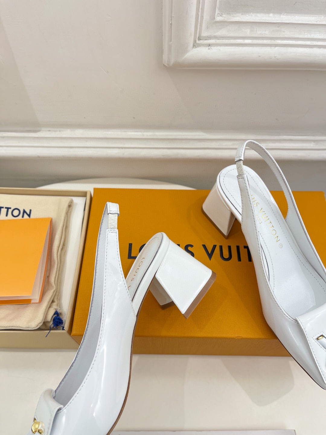 L0vis Vvtt0n Shake Slingback Pump White For Women 1AB0UL