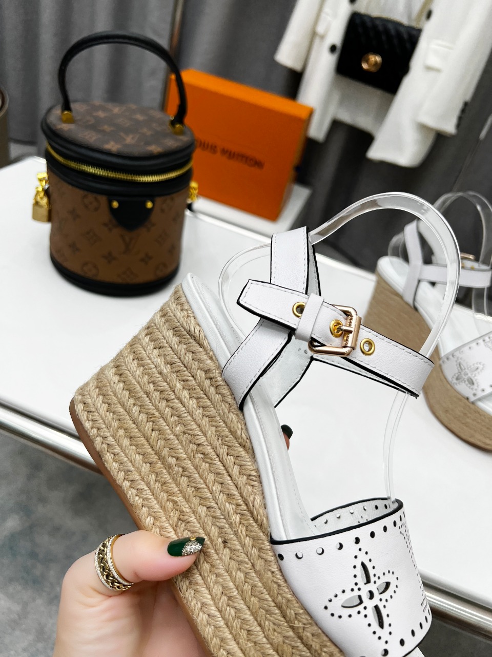 L0vis Vvtt0n Women’s Starboard Wedge Sandal White For Women LV 1A9PKT