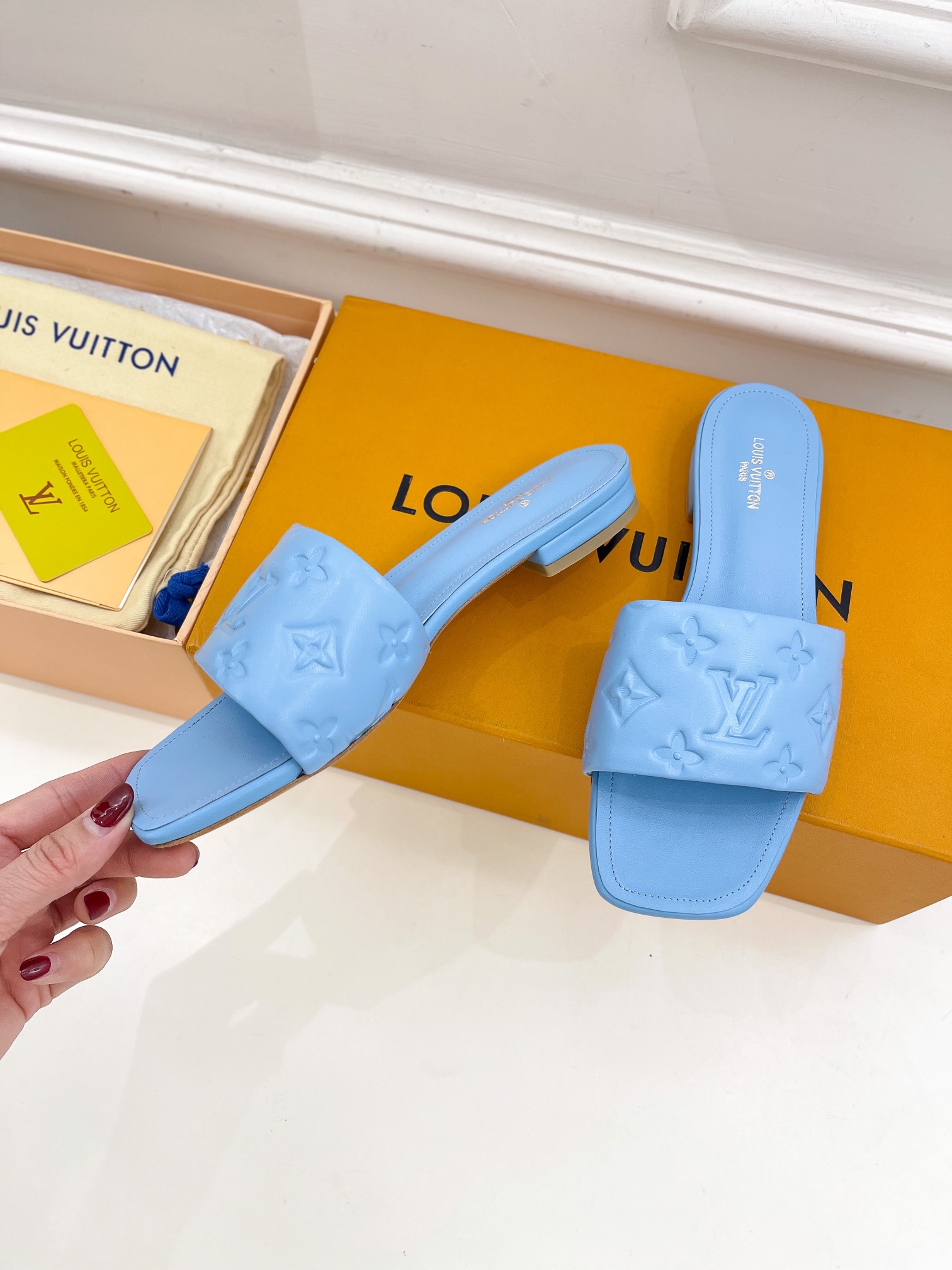 L0vis Vvtt0n Women’s Revival Flat Mule Light Blue For Women LV 1A9P7D