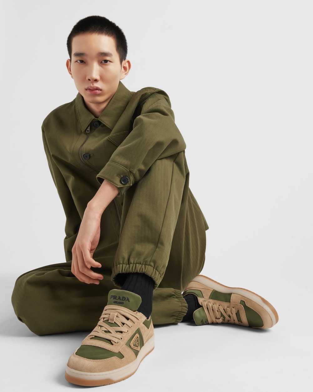 Pra*a Downtown Delavé Suede And Re-Nylon Sneakers Ecru/Military For Men 2EE364_3KUY_F03TK_F_D002