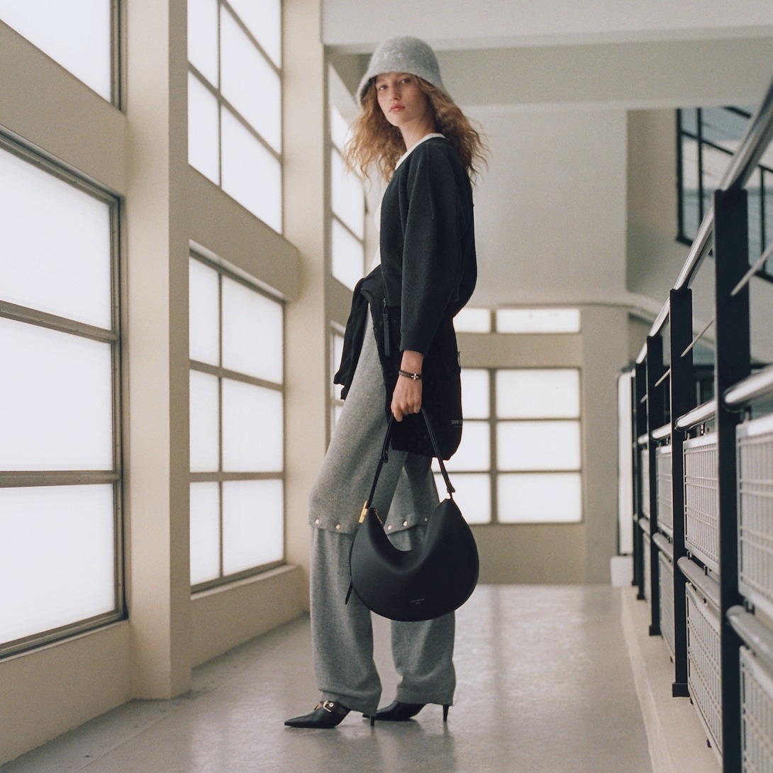 L0vis Vvtt0n Low Key Cookie MM Black For Women 12.6in/32cm M14417