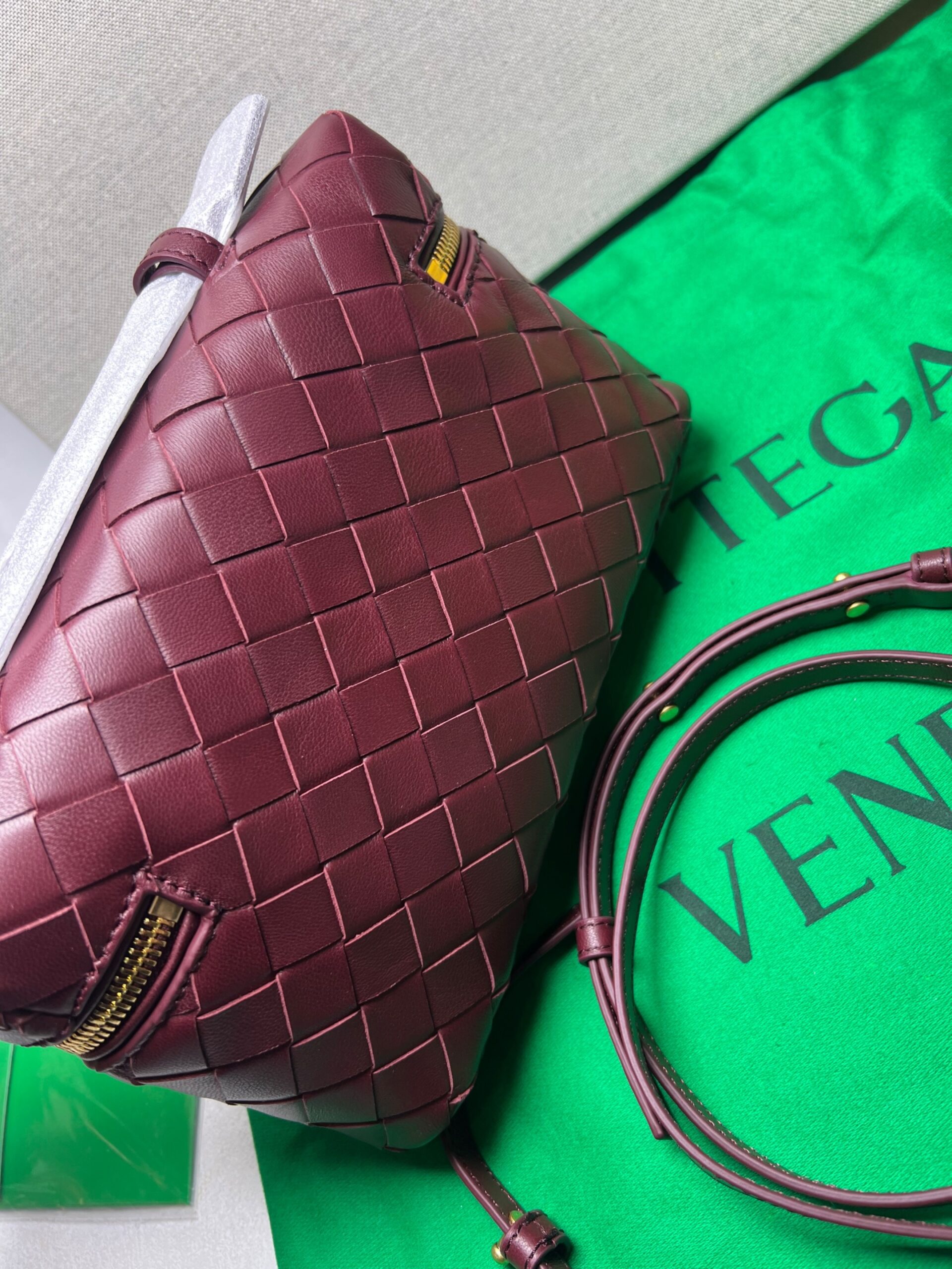 [True-to-ORIGINAL] B0tt*ga Ven*ta Bang Bang Barolo For Women 23cm/9.1in 789109V3IV12247