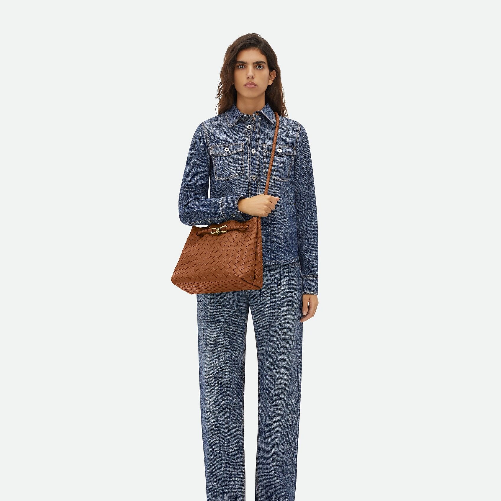 [True-to-ORIGINAL] B0tt*ga Ven*ta Medium Andiamo Amber For Women 32cm/12.6in 766016VCPP12598