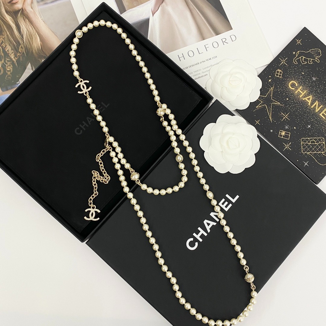Ch**el Double-Layer Pearl Chain With Logo Charms For Women