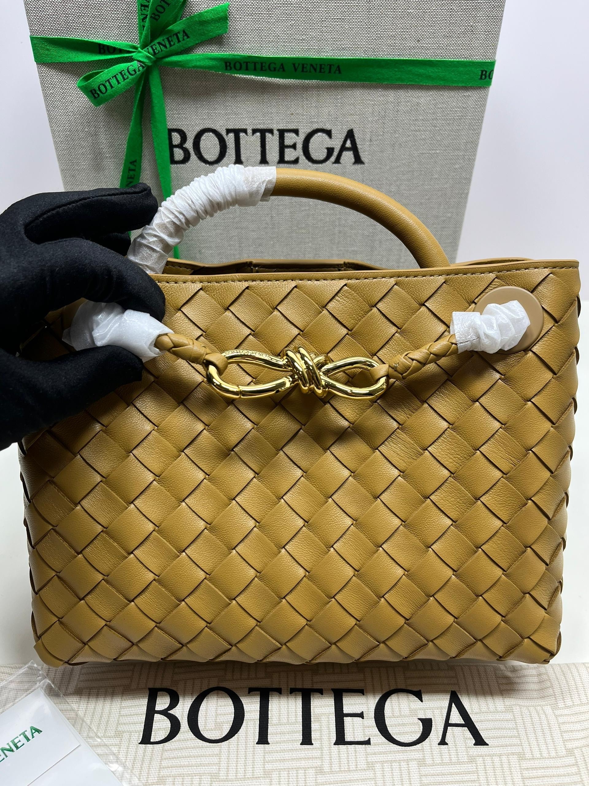 [True-to-ORIGINAL] B0tt*ga Ven*ta Small Andiamo Yellow For Women 25cm/9.8in