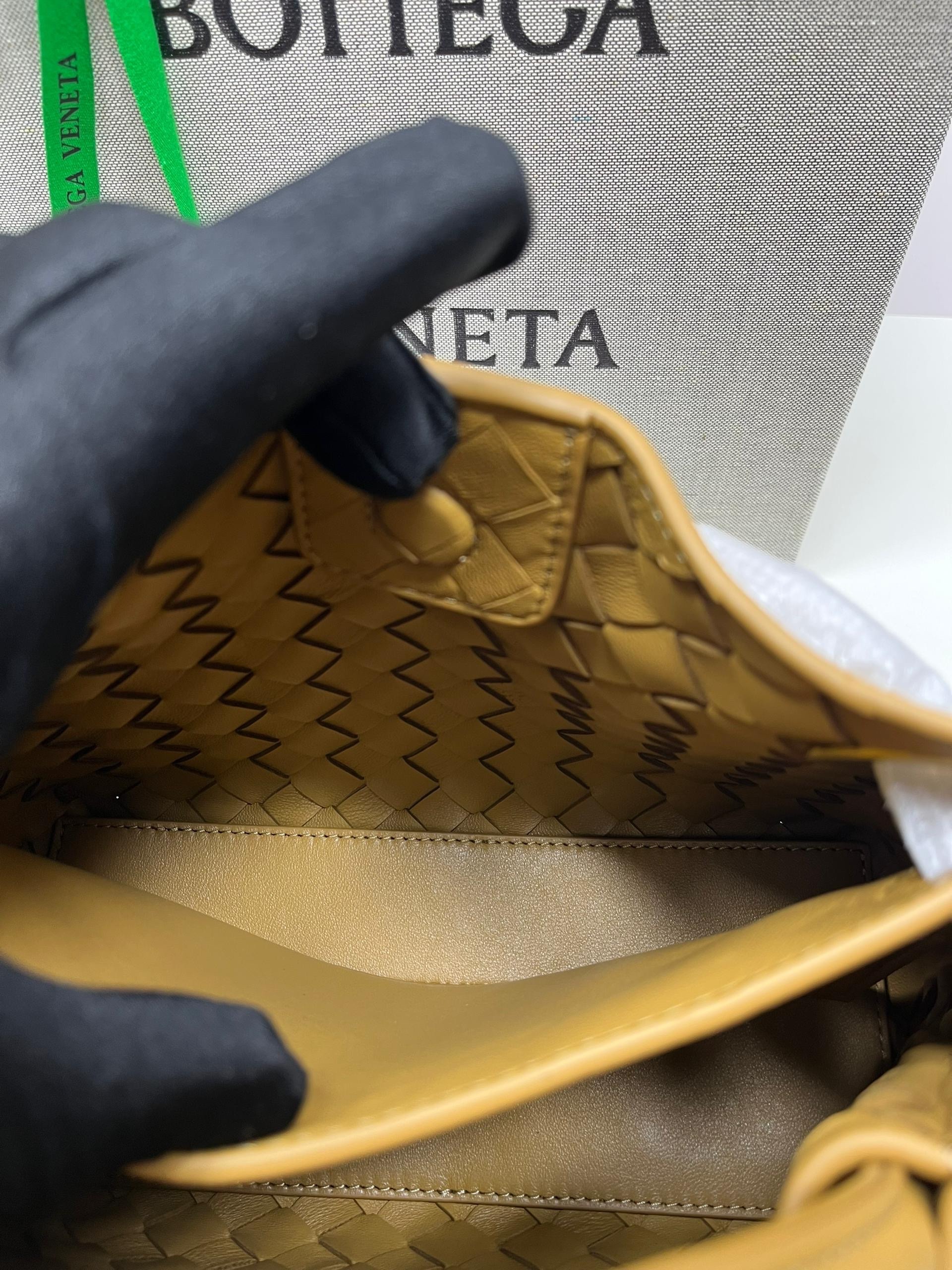 [True-to-ORIGINAL] B0tt*ga Ven*ta Small Andiamo Yellow For Women 25cm/9.8in