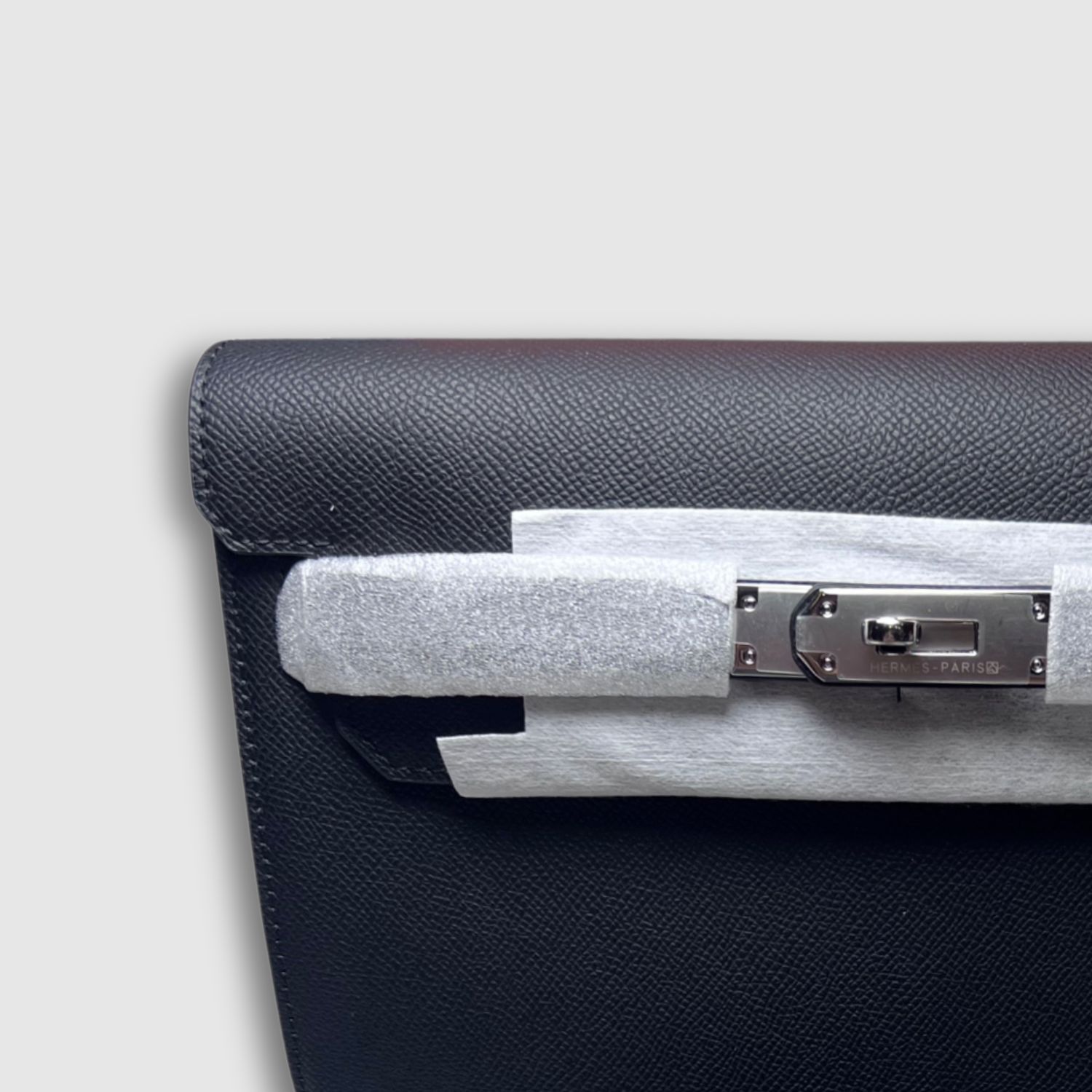 H**me5 Garden Kelly Depeches 25 Pouch Silver Hardware Black For Men – 25.4cm/10in