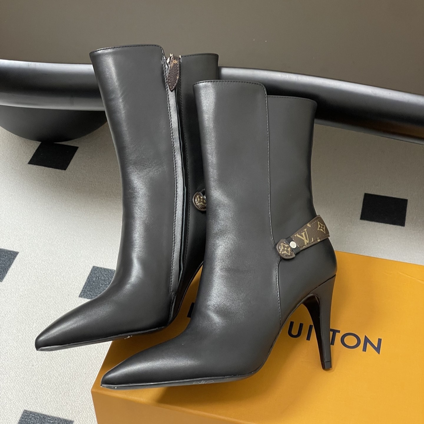 L0vis Vvtt0n Legacy Ankle Boots Black For Women 1AIEUG