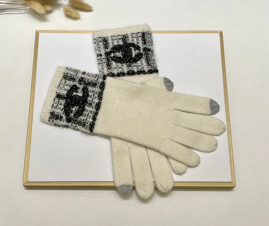 Ch**el Monochrome Winter Knit Set – Hat, Scarf And Gloves Black & White For Women