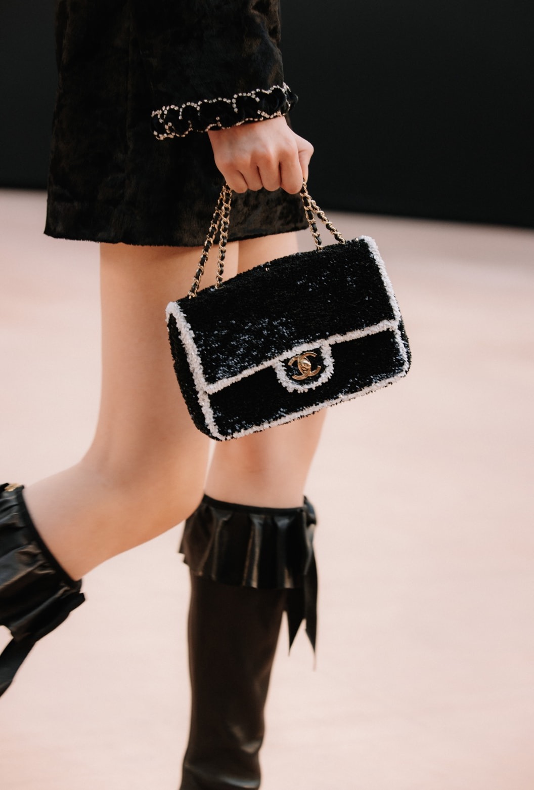 [True-to-ORIGINAL] Ch**el Sequins Flap Bag Black For Women 8.3in/21cm‎ AS4561-B22165-U4411