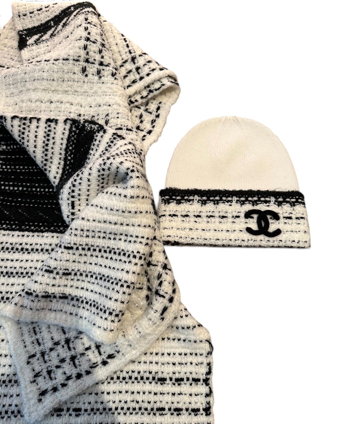 Ch**el Scarf And Beanie Set In Black/White For Women