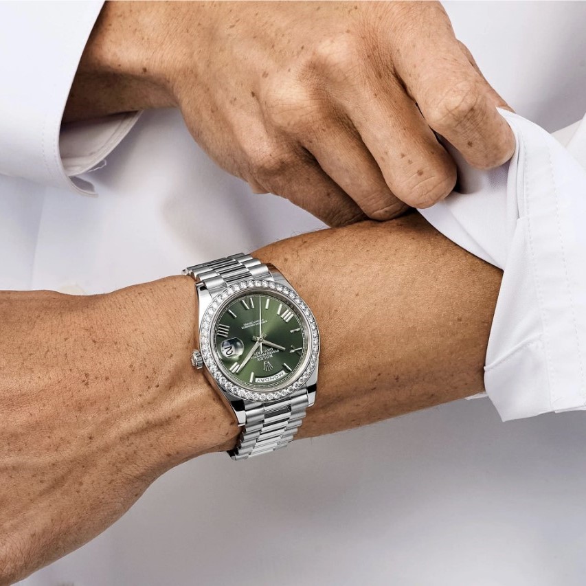 R01ex Day-Date 40 Watch Silver Toned Olive Green Dial 40mm For Men M228396TBR-0020