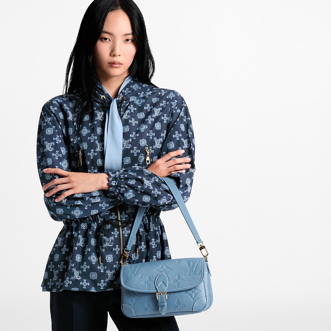 L0vis Vvtt0n Diane Shoulder Bag 9.4in/ 24cm Blue Jean Gold Hardware For Women M27362