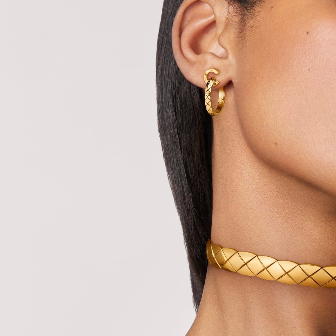 Ch**el Coco Crush S*pple Choker Gold Hardware For Women J13716