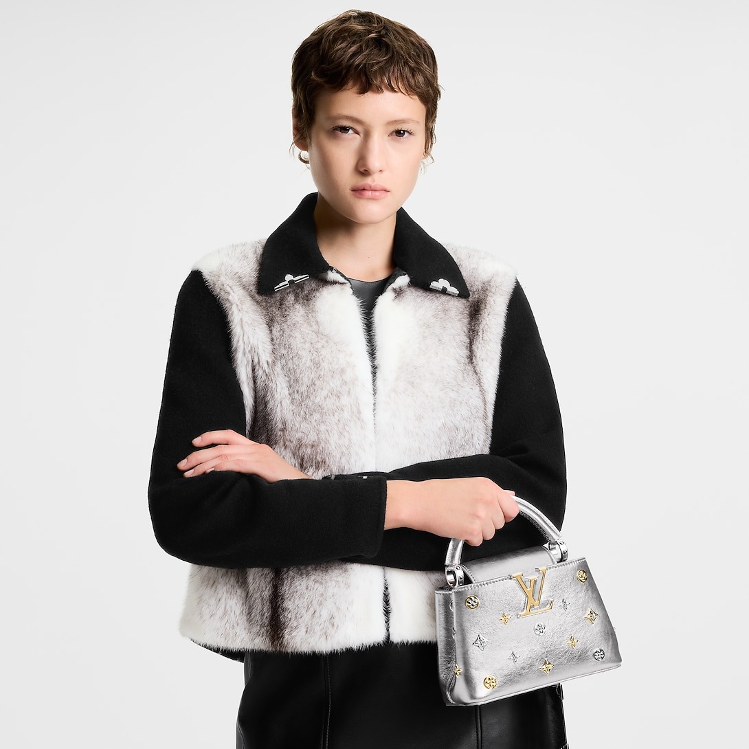 L0vis Vvtt0n Capucines Mini Top Handle Bag 8.3in/ 21cm Silver Metallic Silver/ Gold Hardware For Women M26258