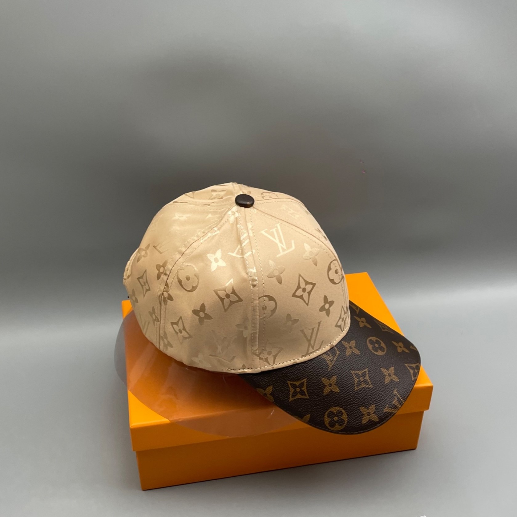 L0vis Vvtt0n LV Get Ready Cap Monogram Beige LV Cap M76504