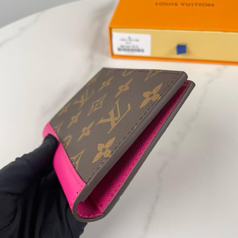 L0vis Vvtt0n Passport Cover Wallet Pink For Men 5.5in/14cm M82866