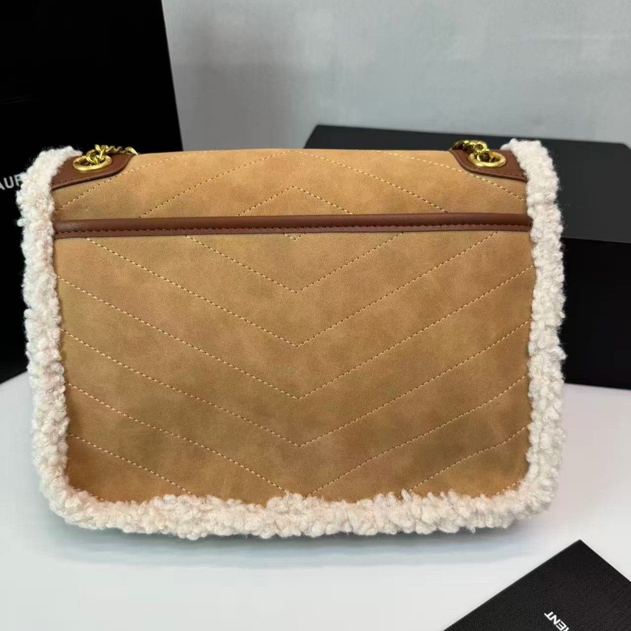 Sa1nt Lau*nt Taupe Shearling Medium Niki Bag Brown For Women, Women’s Bags 8.66in/22cm Y51‎