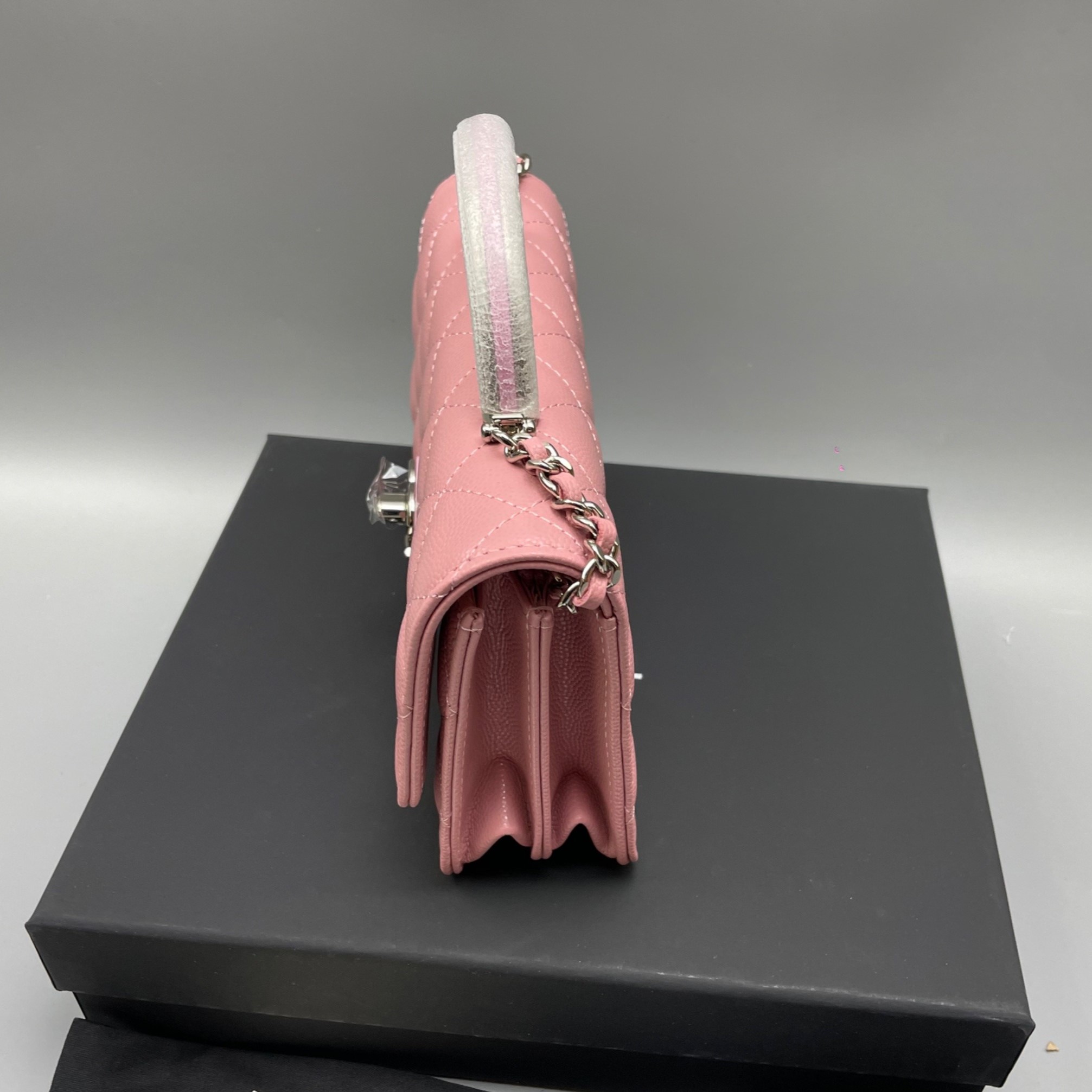 [True-to-ORIGINAL] Ch**el Clutch With Chain Pink 7.3in/18.5cm For Women