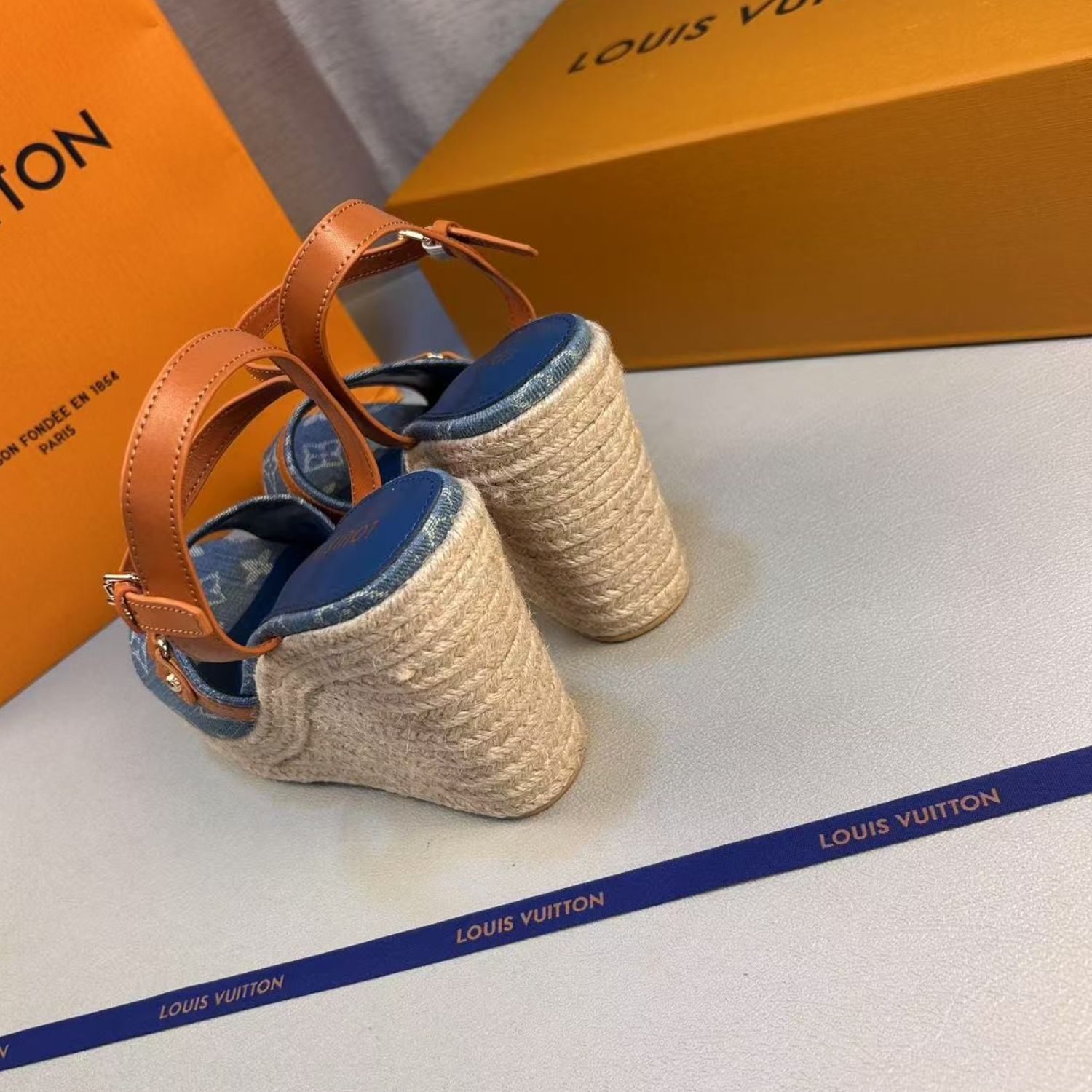 L0vis Vvtt0n Helios Wedge Sandal Blue For Women 1ACIZV