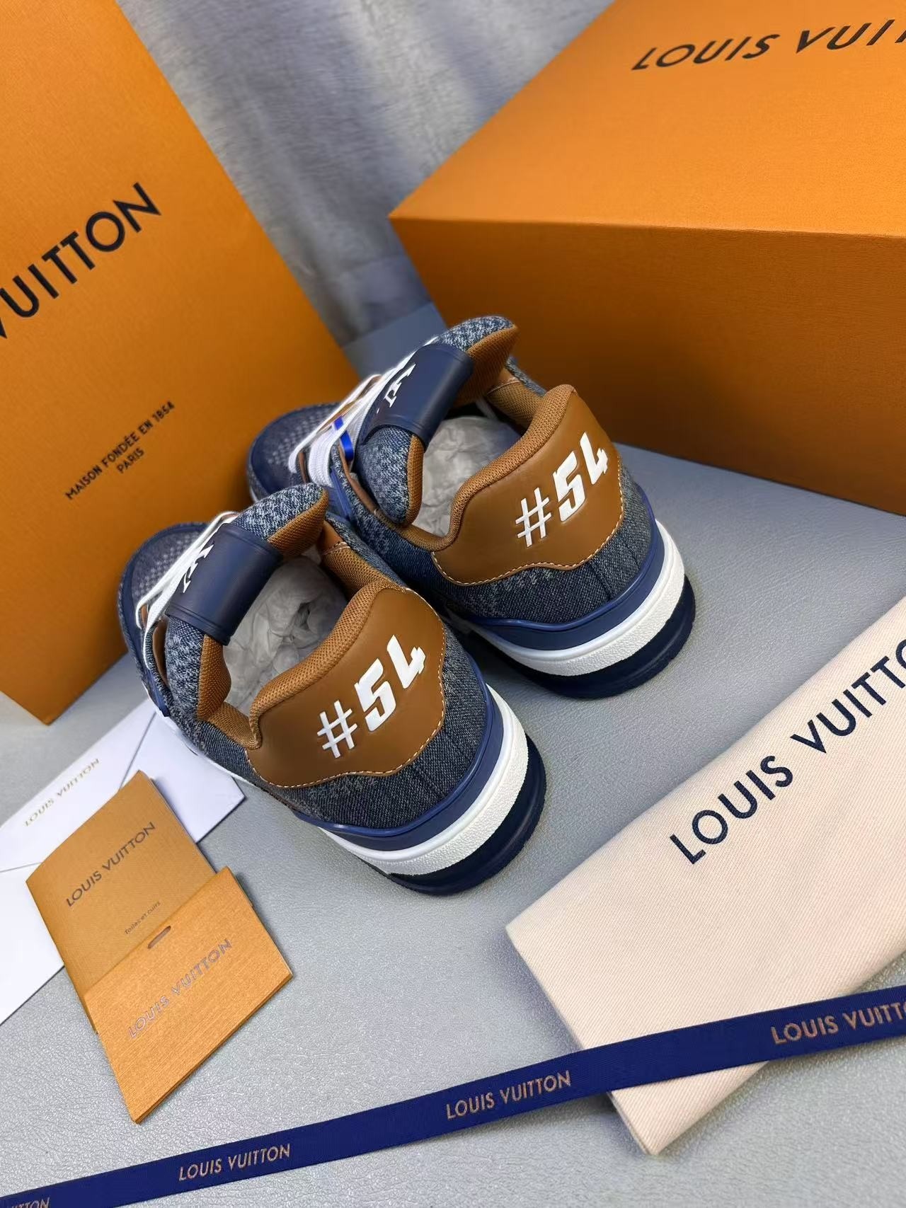 L0vis Vvtt0n LV Trainer Sneaker Denim For Men 1AD6DK