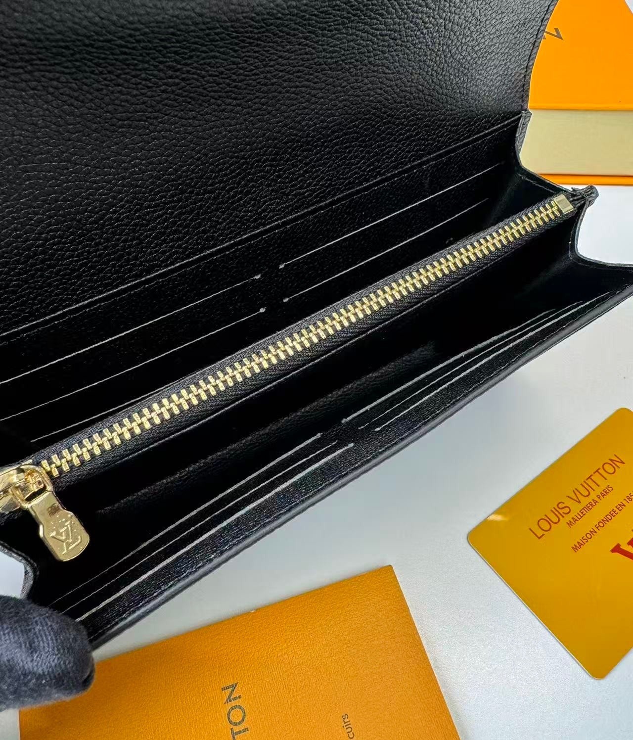 L0vis Vvtt0n Sarah Wallet Black And Beige For Women 19cm/7.5in – M80496