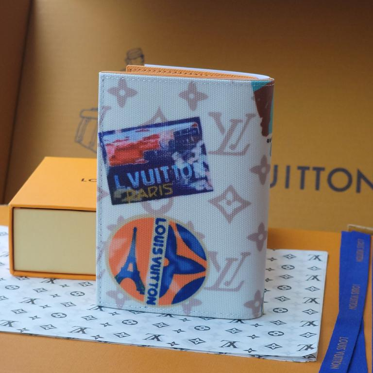 L0vis Vvtt0n Passport Cover Monogram Dune For Women 5.5in/14cm