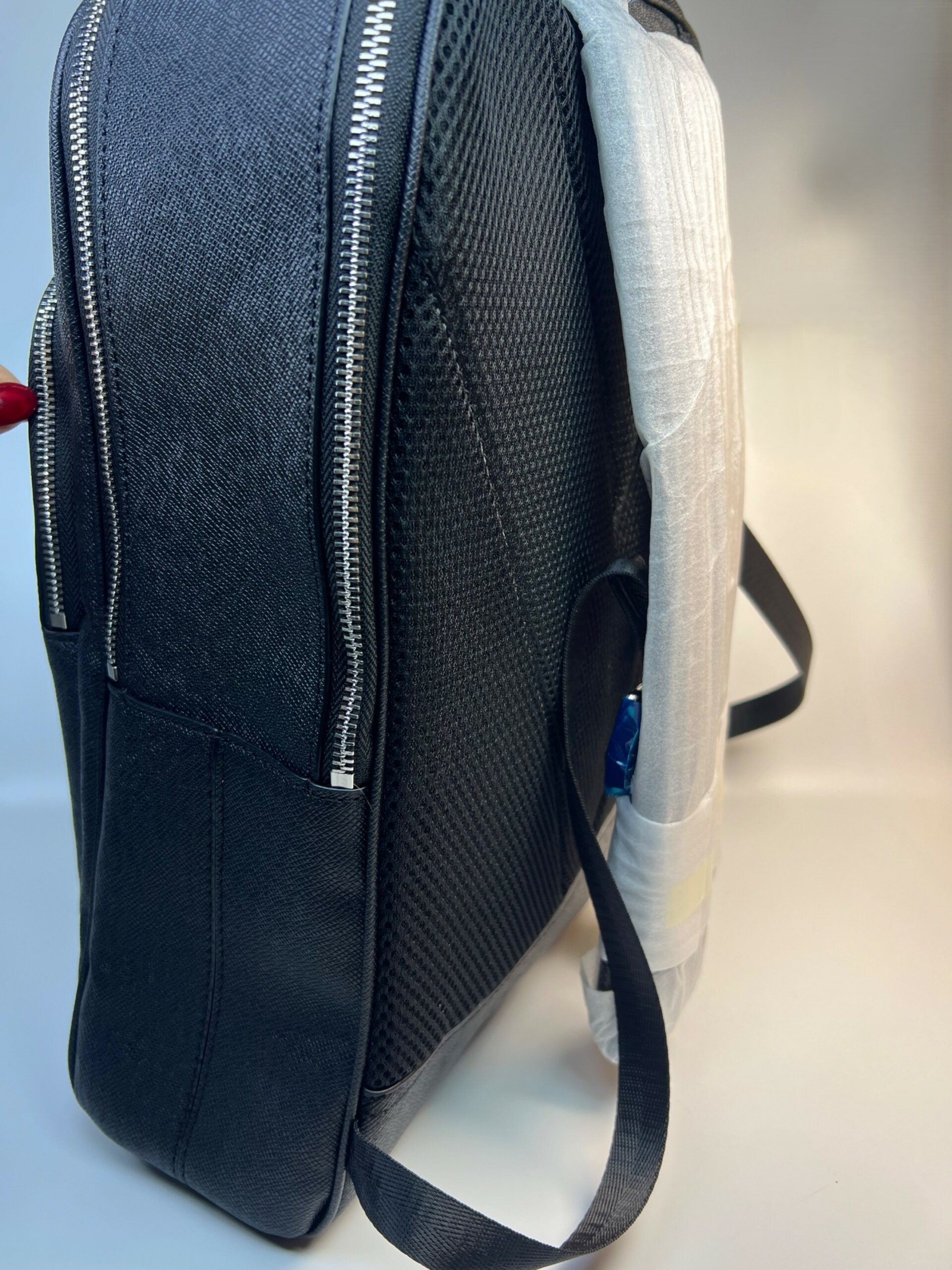 L0vis Vvtt0n Avenue Backpack Black For Men 15.7in/40cm