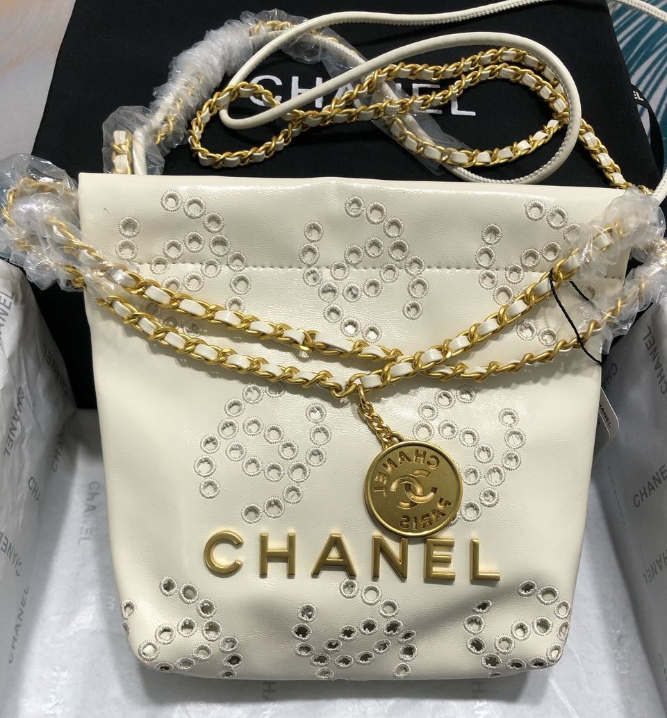 Ch**el 22 Mini Handbag White 7.5in/19cm For Women AS3980-B19648-10601