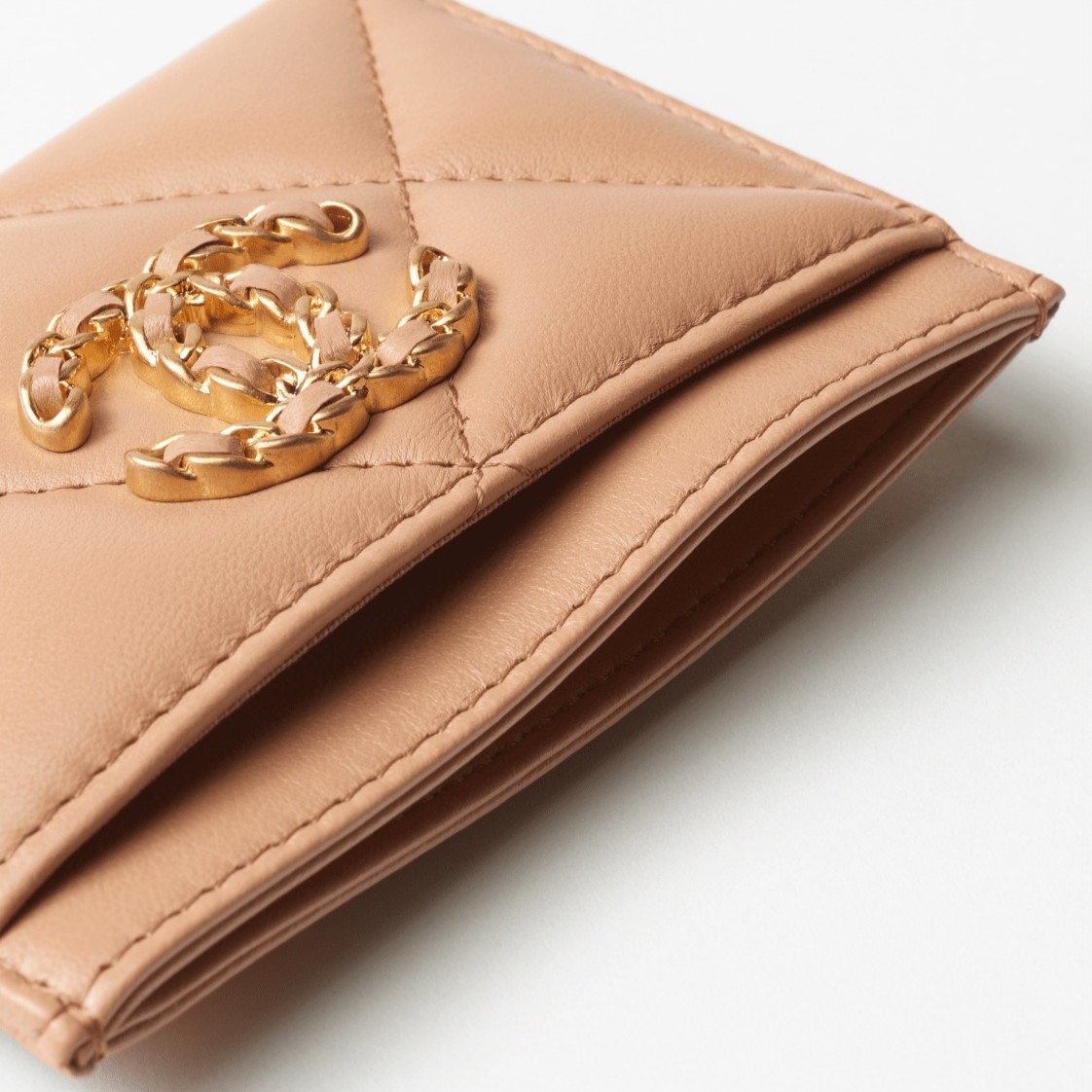 Ch**el 19 Card Holder Dark Beige For Women 4.4in/11.2cm AP1167 B04852 NZG77