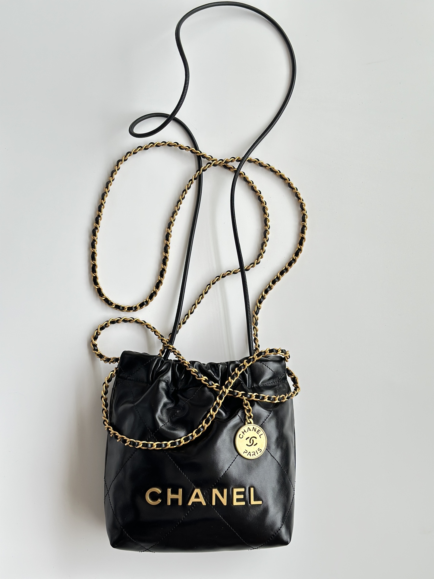 [True-to-ORIGINAL] Ch**el 22 Mini Bag Gold Tone Black For Women 7,1in/18cm