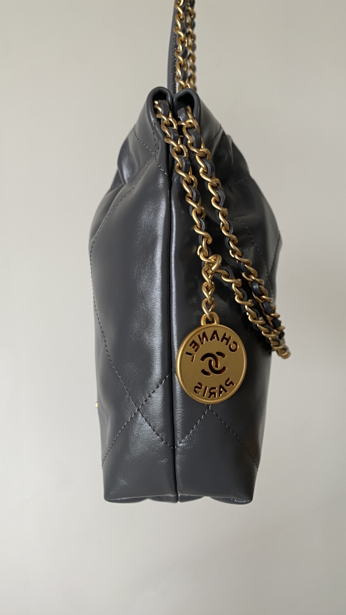 [True-to-ORIGINAL] Ch**el 22 Mini Bag Gold Tone Grey For Women 7,1in/18cm