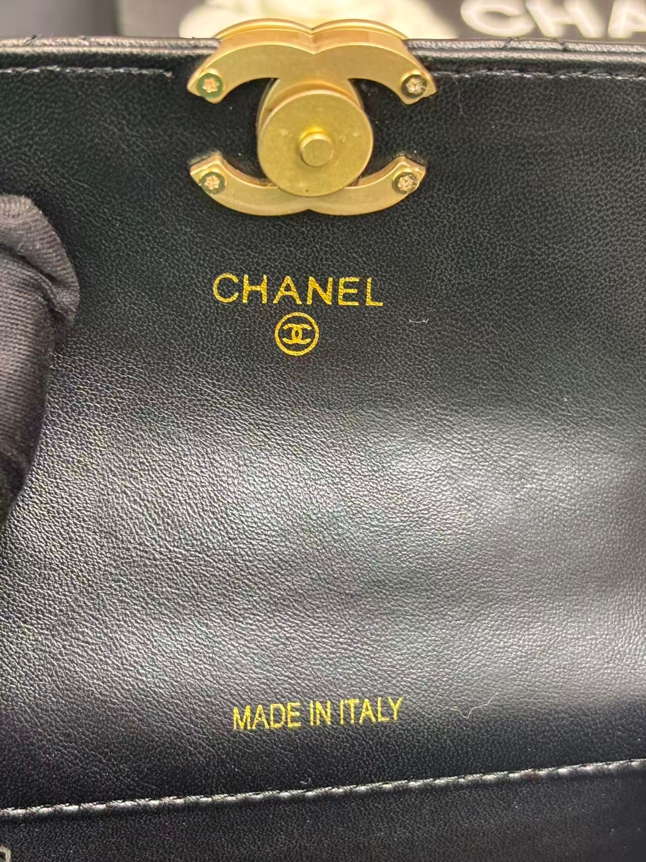 Ch**el CO-CO Clutch With Chain 9.5cm/3.7in Gold Toned Hardware For Women Black