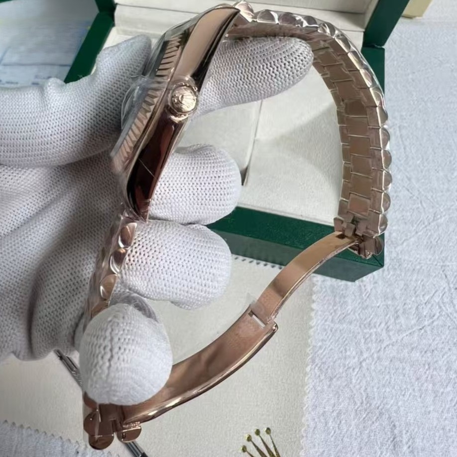 R01ex Set: Day-Date 40 Watch Rose Gold Toned And Silver Toned