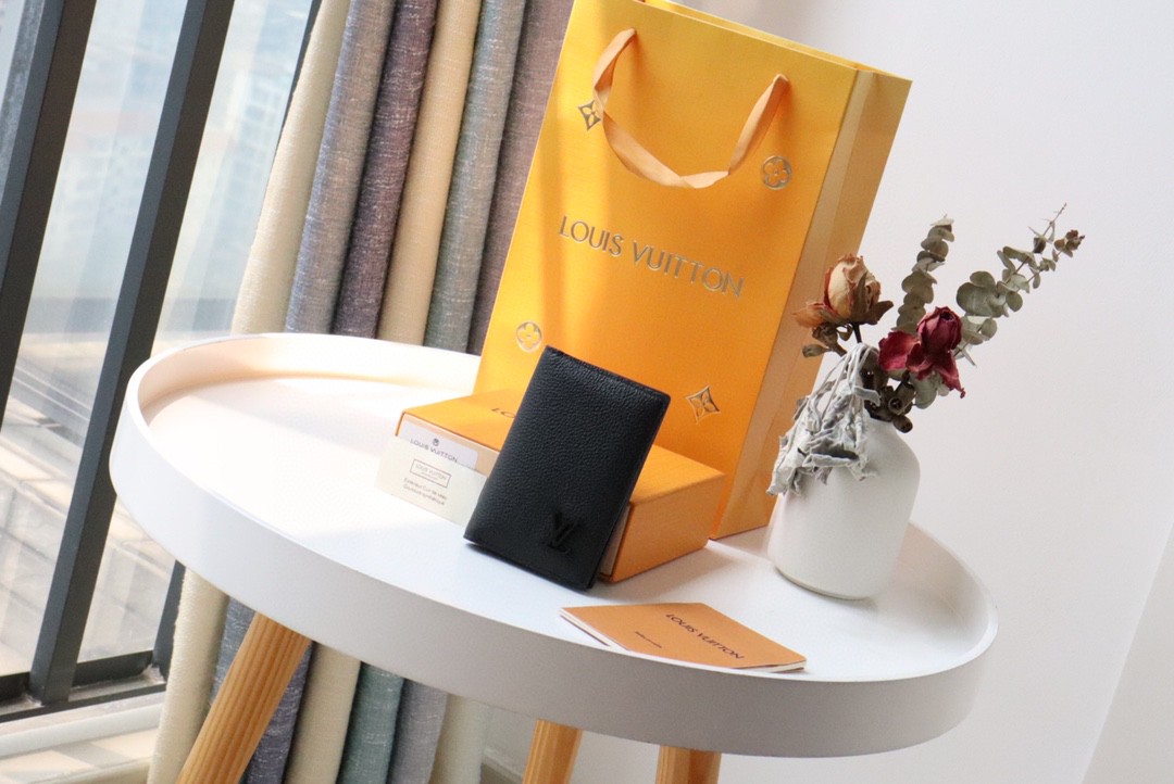 L0vis Vvtt0n Pocket Organizer The New LV Aerogram Version For Men, Men’s Wallet 8cm LV M69979