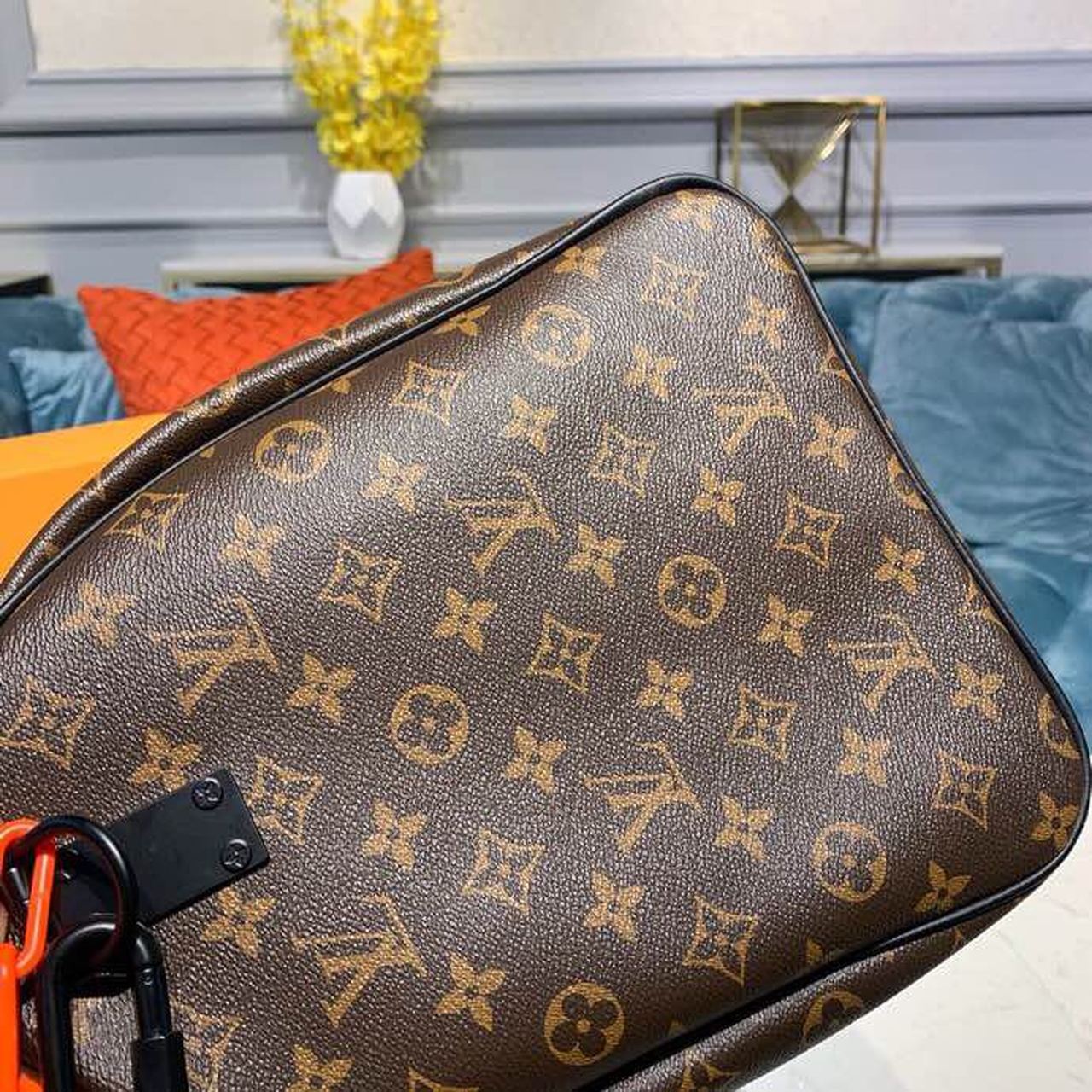 L0vis Vvtt0n Keepall Bandouliere 50 Monogram Solar Ray Canvas Black/Orange By Virgil Abloh 19.7in/50cm LV M44471