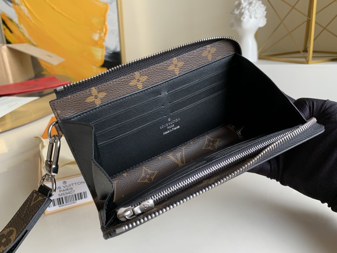 L0vis Vvtt0n Zippy Dragonne Monogram Canvas Black For Women, Women’s Wallet 7.5in/19cm LV M69407