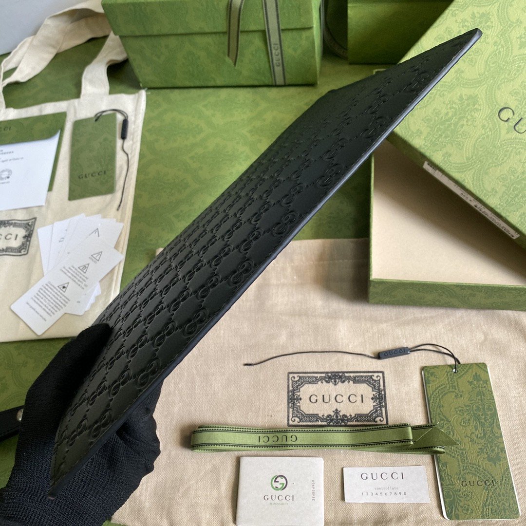 Gvc*1 GG Embossed Pouch Black GG Embossed For Men 12in/30cm GG